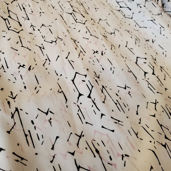 White bell sleeve blouse - Picture 2 of 3